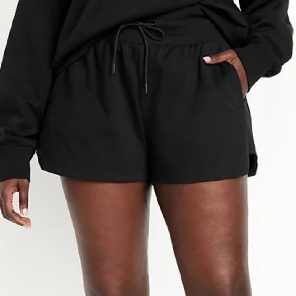 NWOT Old Navy Extra High-Waisted Dynamic Fleece Sweat Shorts